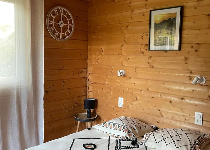 A Апартаменты *